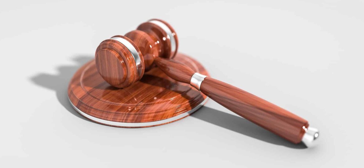 gavel-2492011_1920